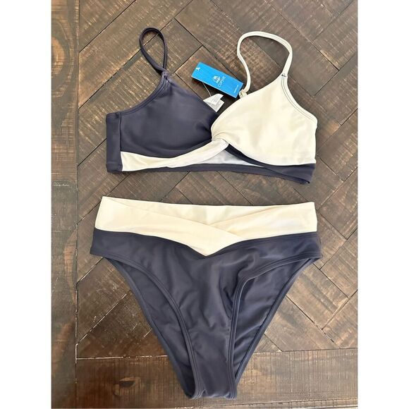 Cupshe Blue and White Twist Front Bikini Size Medium New - Picture 1 of 3